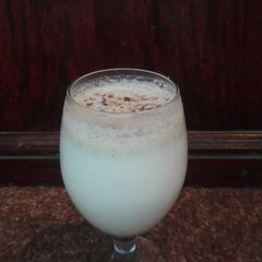A picture of Cashew pistachio milkshake.