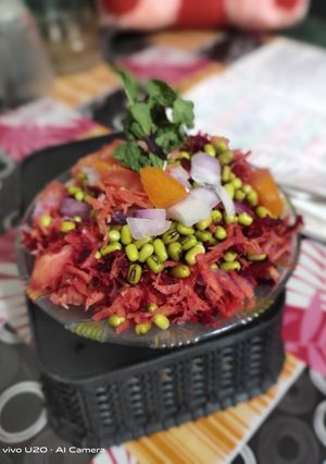 हेल्दी मूंग सलाद (Healthy Moong salad recipe in Hindi) रेसिपी मुख्य फोटो