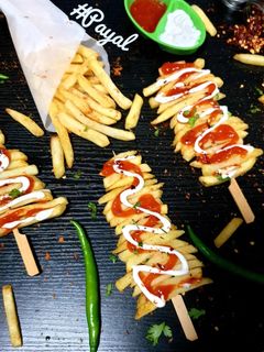 स्ट्रीट स्टाइल फ्रेंच फ्राइज़ स्टिक(street style Franch fries stick recipe in hindi) रेसिपी मुख्य फोटो