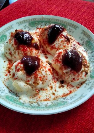 દહીં વડા (Dahi Vada Recipe In Gujarati) રેસીપી મુખ્ય ફોટો