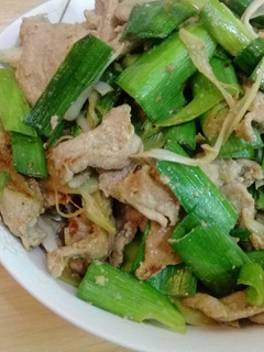 蒜苗炒豬肉 的食譜成品照片