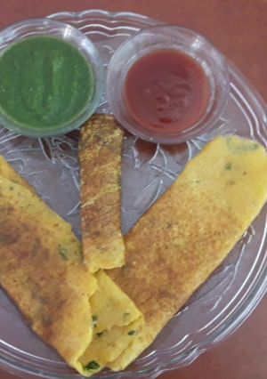 A picture of Moong dal chilla.