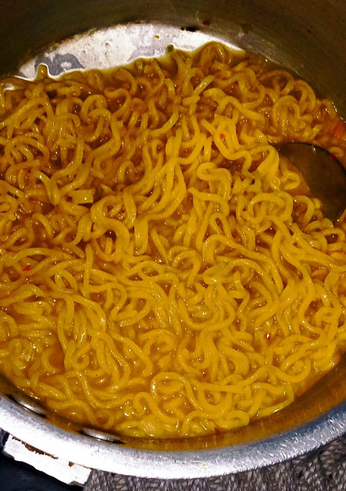 मैगी (maggi recipe in Hindi) रेसिपी मुख्य फोटो