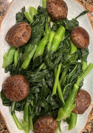 A picture of Chinese Broccoli (Gai Lan) with Oyster Sauce (蠔油芥蘭).