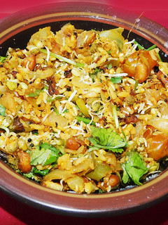 மண்டக்கி உபகாரி (உஸ்லி-பொறி உப்புமா) (Madakki upakaari recipe in tamil) செய்முறை முக்கிய புகைப்படம்