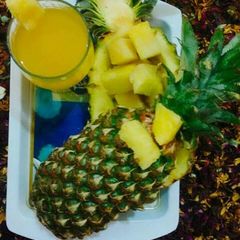 Pineapple juice A picture of Pineapple juice.
