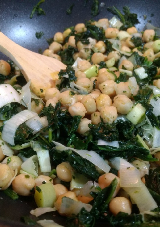 Una foto de Garbanzos con espinacas
