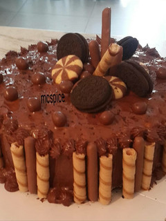 A picture of Yummy chocolate cake.