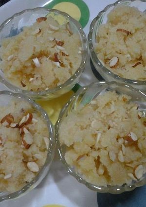 सूजी का हलवा (sooji ka halwa recipe in Hindi) रेसिपी मुख्य फोटो