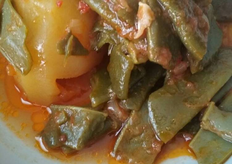 Judías verdes en salsa de tomate