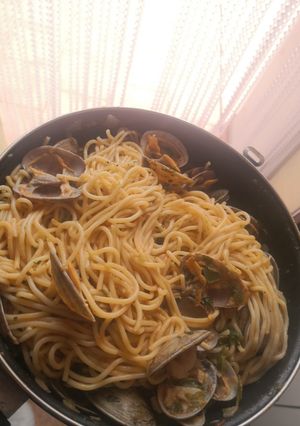 Una foto de Spaghettis con almejas y gambas👌