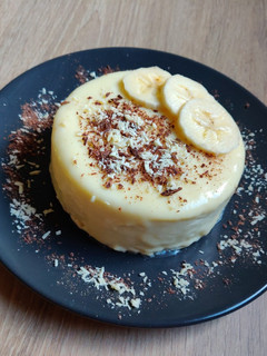 Una foto de Tarta de mango y fruta de la pasión