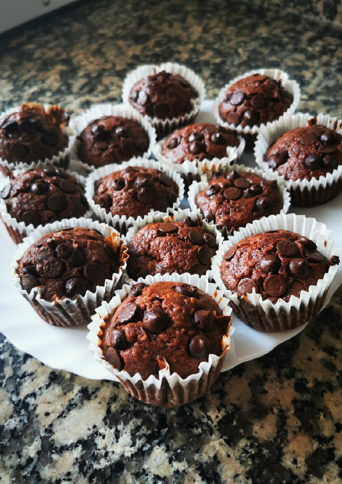 Una foto de Muffins de chocoplatano😋