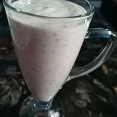 A picture of Banana oatmeal lactation smoothie #themechallenge.