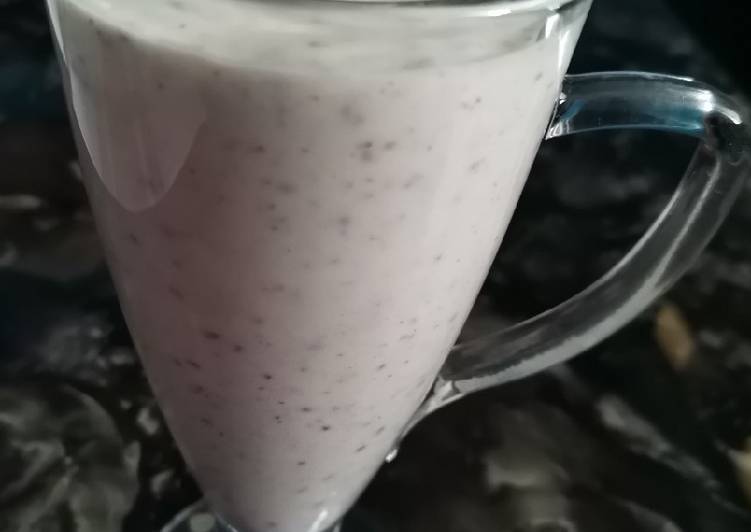 Banana oatmeal lactation smoothie #themechallenge