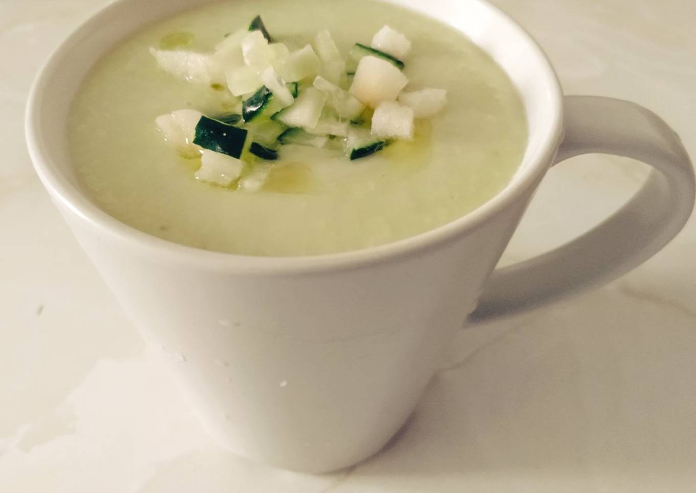 Gazpacho de aguacate y pepino