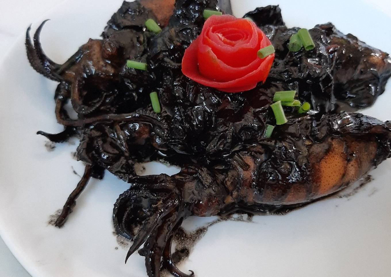 Cumi-cumi hitam yang lucu