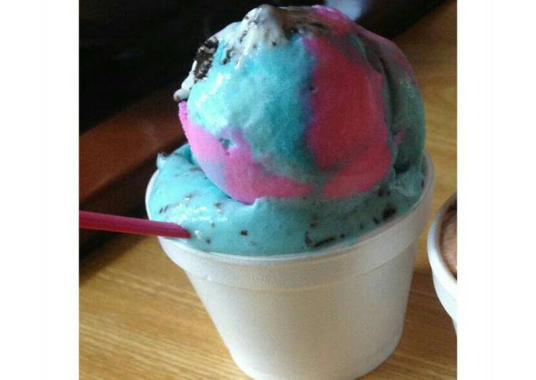 Helado de menta con chocolate