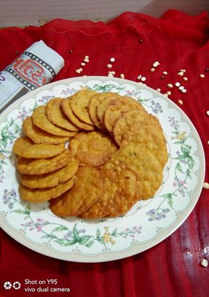 સત્તુ પૂરી (Sattu Poori Recipe In Gujarati) રેસીપી મુખ્ય ફોટો