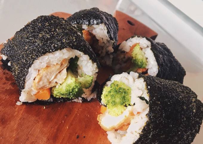 Sushi gulung ala Tika foto resep utama