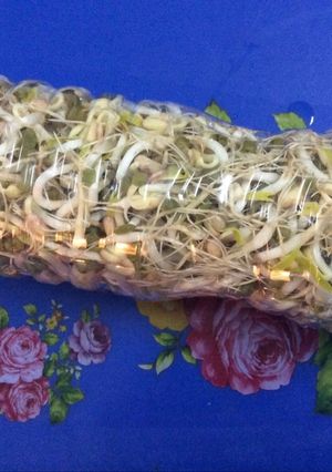 Hình của món Trồng giá trong chai nước Lavie.