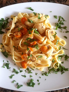 Una foto de Fideos tagliatelle con champiñones. #recetariocamino