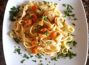 Una foto de Fideos tagliatelle con champiñones. #recetariocamino