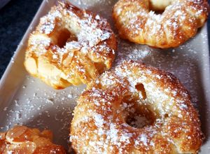 Une photo de Donut's 🍩 feuilletée fondant aux pommes 😋