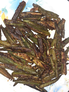 कुरकुरी मसाला भिंडी (Kurkuri masala bhindi in Hindi) रेसिपी मुख्य फोटो