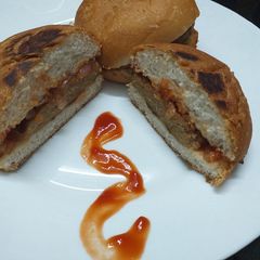 A picture of Easy Homemade Beef Burgers.