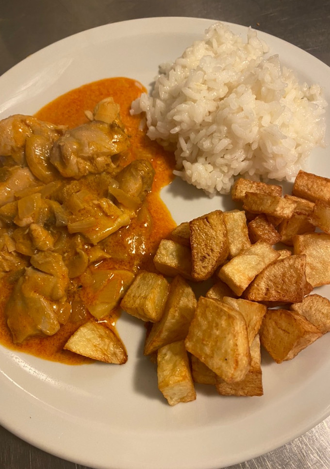 Una foto de Strogonoff de Frango/ Pollo al Strogonoff🤗