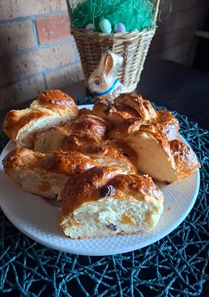 Foszlos fonott mazsolás kalács recept fotója