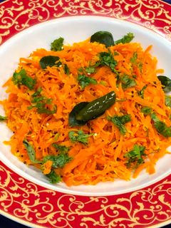 ગાજરનો સંભારો(gajar no sambharo recipe in gujarati) રેસીપી મુખ્ય ફોટો