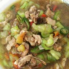 A picture of Oseng Oyong Ayam Pedas.