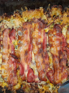 Smashed potato baconnel és sok sajttal recept fotója