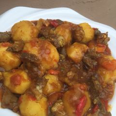 A picture of Meat and potato soup 😍.