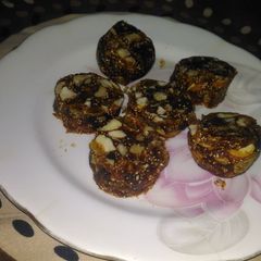 Dates and nuts roll A picture of Dates and nuts roll.