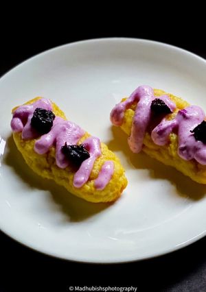 A picture of Jamun Eclairs.