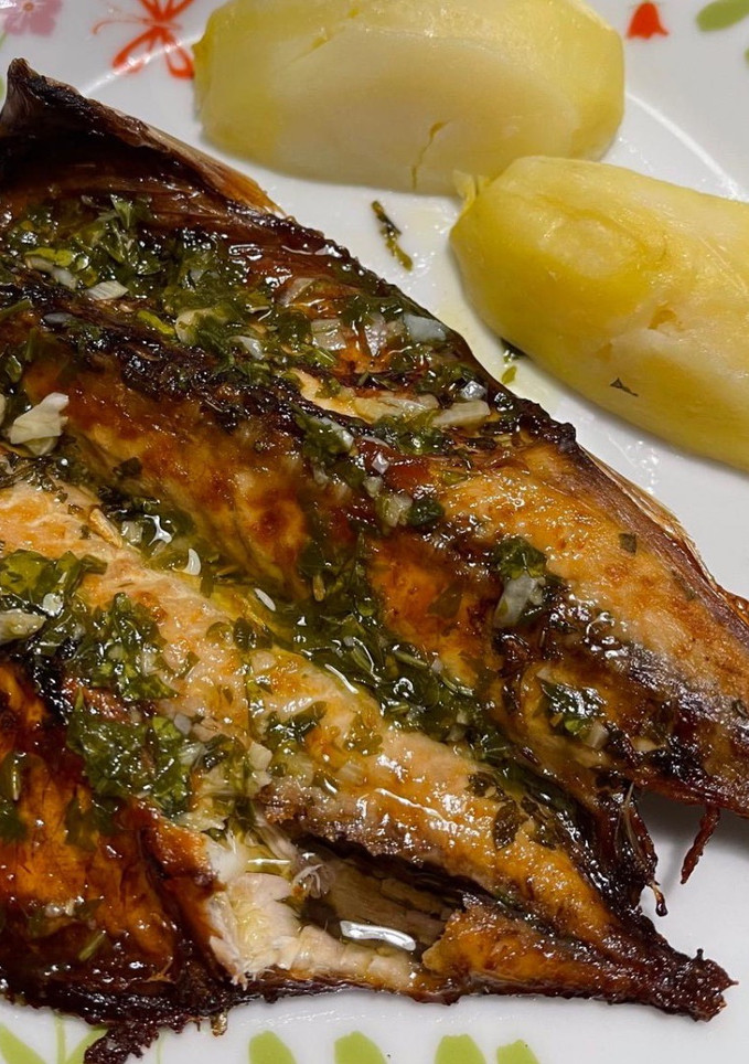 Una foto de Caballas fritas con Mojo Verde