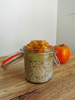 Une photo de Overnight porridge pomme cannelle