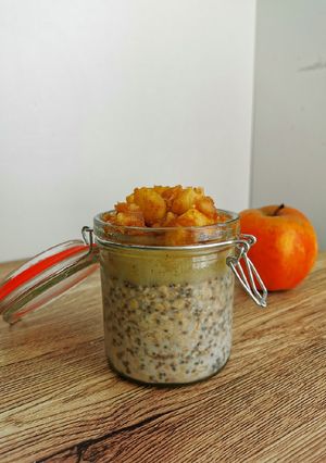 Une photo de Overnight porridge pomme cannelle