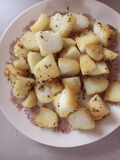 વઘારેલી ઇડલી (Vaghareli Idli Recipe In Gujarati) રેસીપી મુખ્ય ફોટો