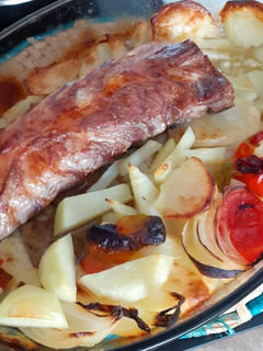 Una foto de Costillas al horno con patatas