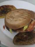 Hamburguesa con patatas asadas