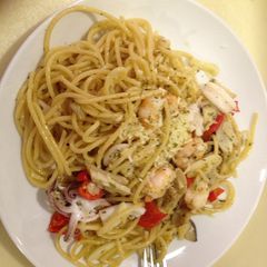 A picture of Seafood Aglio Olio.