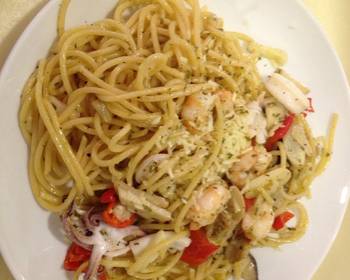 Fresh, Serving Recipe Seafood Aglio Olio Home Style