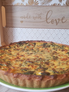 Una foto de Quiche de espinacas y calabaza con base multicereales