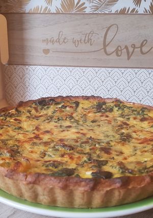 Una foto de Quiche de espinacas y calabaza con base multicereales
