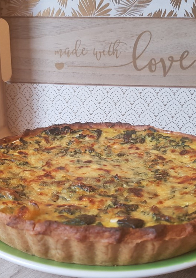 Una foto de Quiche de espinacas y calabaza con base multicereales
