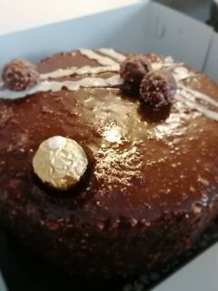 Φωτογραφία της συνταγής Τούρτα Ferrero Rocher σαν ζαχαροπλαστείου!